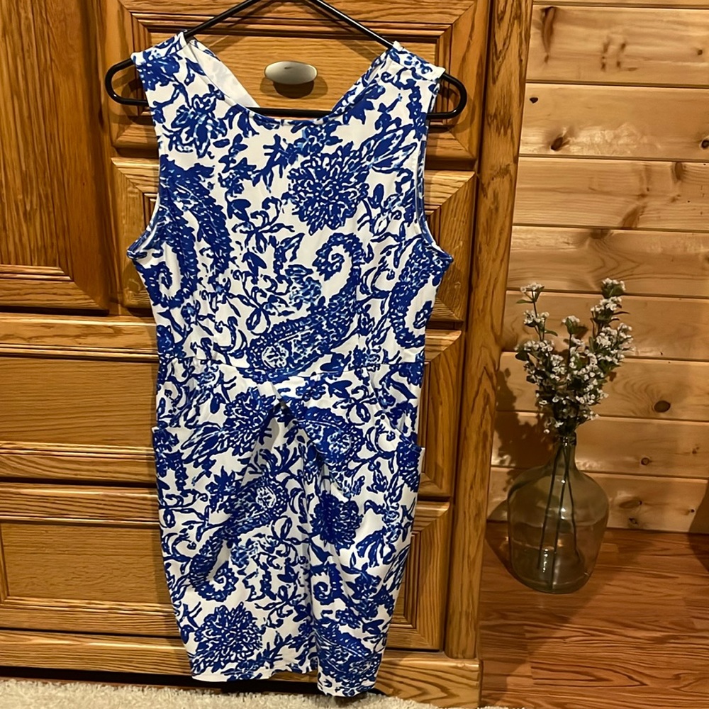 Cute blue and white dress size M. Never worn!